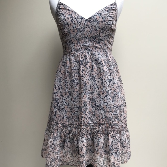 Hollister Dresses & Skirts - 🔴 3/$15 - Floral Hollister Dress